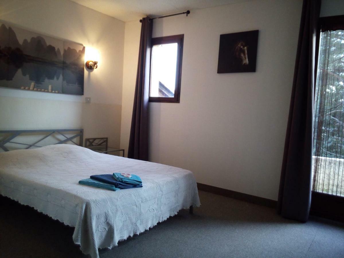 Mas Du Colombier Bed & Breakfast Saint-André-les-Alpes Eksteriør bilde